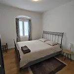 Casa Renova, Intero Appartamento, 2 Camere, Max 4 Ospiti, Zona Storica 公寓