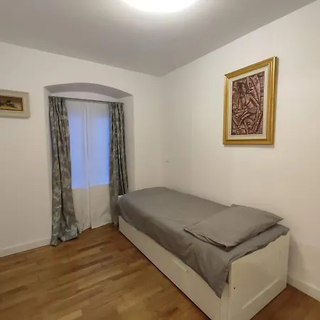 Apartment Casa Renova, Intero Appartamento, 2 Camere, Max 4 Ospiti, Zona Storica *