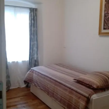 Casa Renova, Intero Appartamento, 2 Camere, Max 4 Ospiti, Zona Storica Lejlighed *