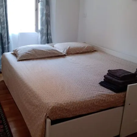 Casa Renova, Intero Appartamento, 2 Camere, Max 4 Ospiti, Zona Storica Lejlighed *