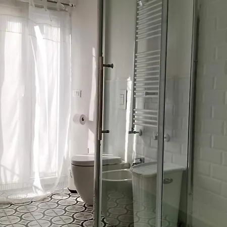 Apartment Casa Renova, Intero Appartamento, 2 Camere, Max 4 Ospiti, Zona Storica
