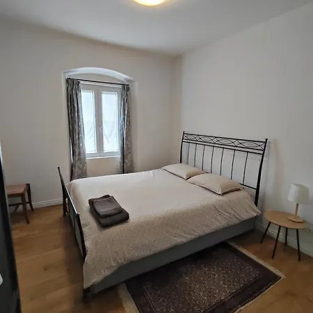Casa Renova, Intero Appartamento, 2 Camere, Max 4 Ospiti, Zona Storica Lejlighed