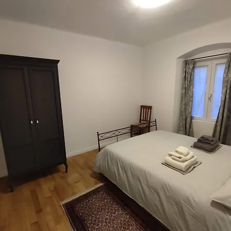 Casa Renova, Intero Appartamento, 2 Camere, Max 4 Ospiti, Zona Storica