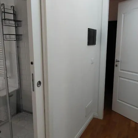 Casa Renova, Intero Appartamento, 2 Camere, Max 4 Ospiti, Zona Storica *
