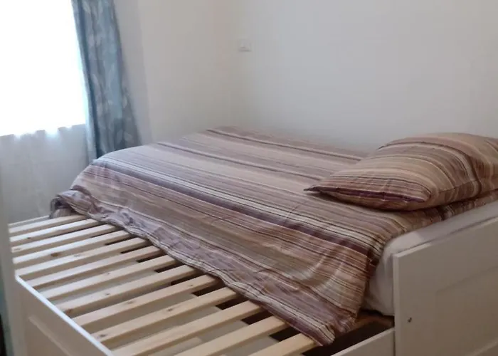 Casa Renova, Intero Appartamento, 2 Camere, Max 4 Ospiti, Zona Storica Апартаменты