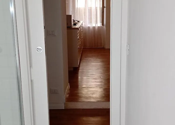 Casa Renova, Intero Appartamento, 2 Camere, Max 4 Ospiti, Zona Storica Апартаменты *