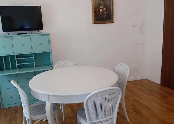 Casa Renova, Intero Appartamento, 2 Camere, Max 4 Ospiti, Zona Storica *