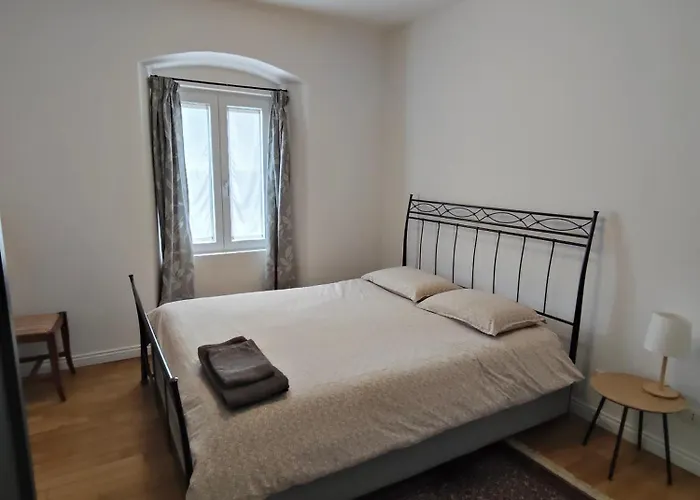 Casa Renova, Intero Appartamento, 2 Camere, Max 4 Ospiti, Zona Storica Apartment